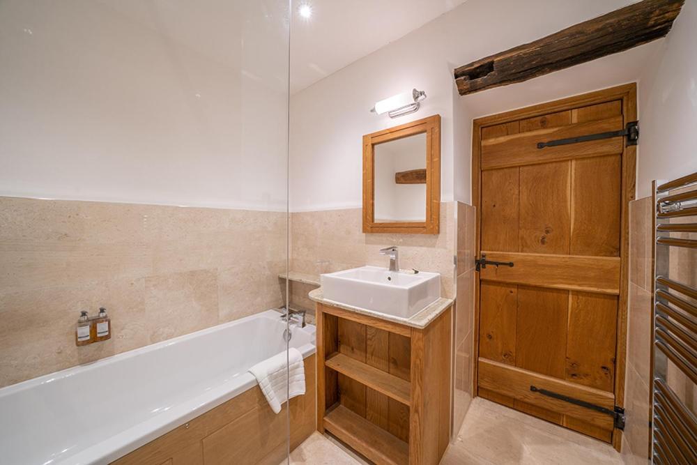 The Fleece Inn Shireshead Exteriér fotografie
